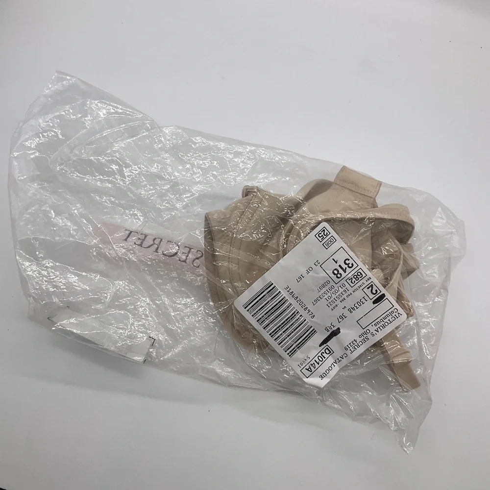 NEW VICTORIAS SECRET NUDE‎ BRA
